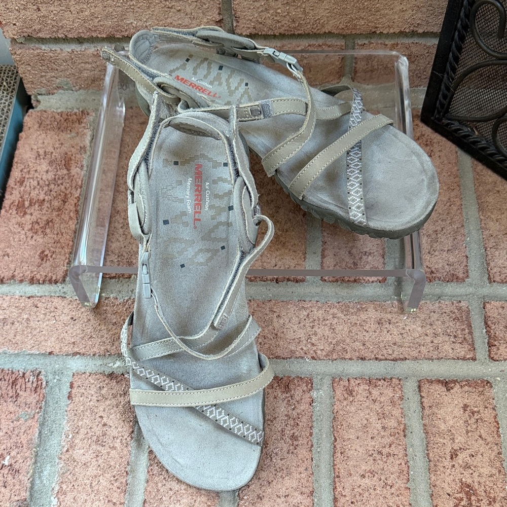Merrell Beige Taupe Strappy Women's Sandals, Size 9, EUC